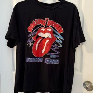 The Rolling Stones Black Tee with Red  Graphic unisex size Large vintage